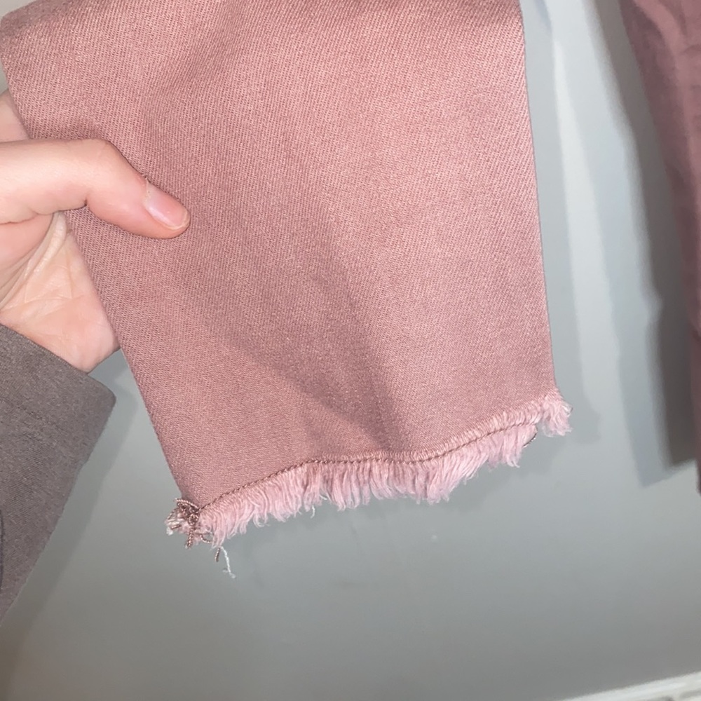 🪼Adorable Pink High rise skinny jeans! - Picture 8 of 9